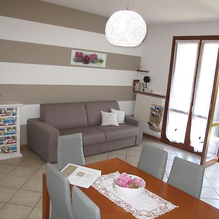 Ferienwohnung Luminoso Trilocale Con Piscina E Giardino Privato Desenzano del Garda Exterior foto