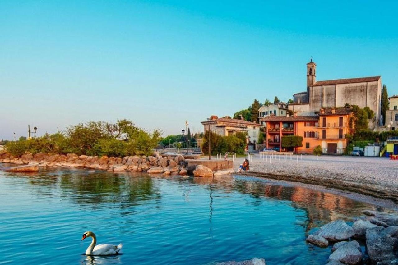 Ferienwohnung Luminoso Trilocale Con Piscina E Giardino Privato Desenzano del Garda Exterior foto