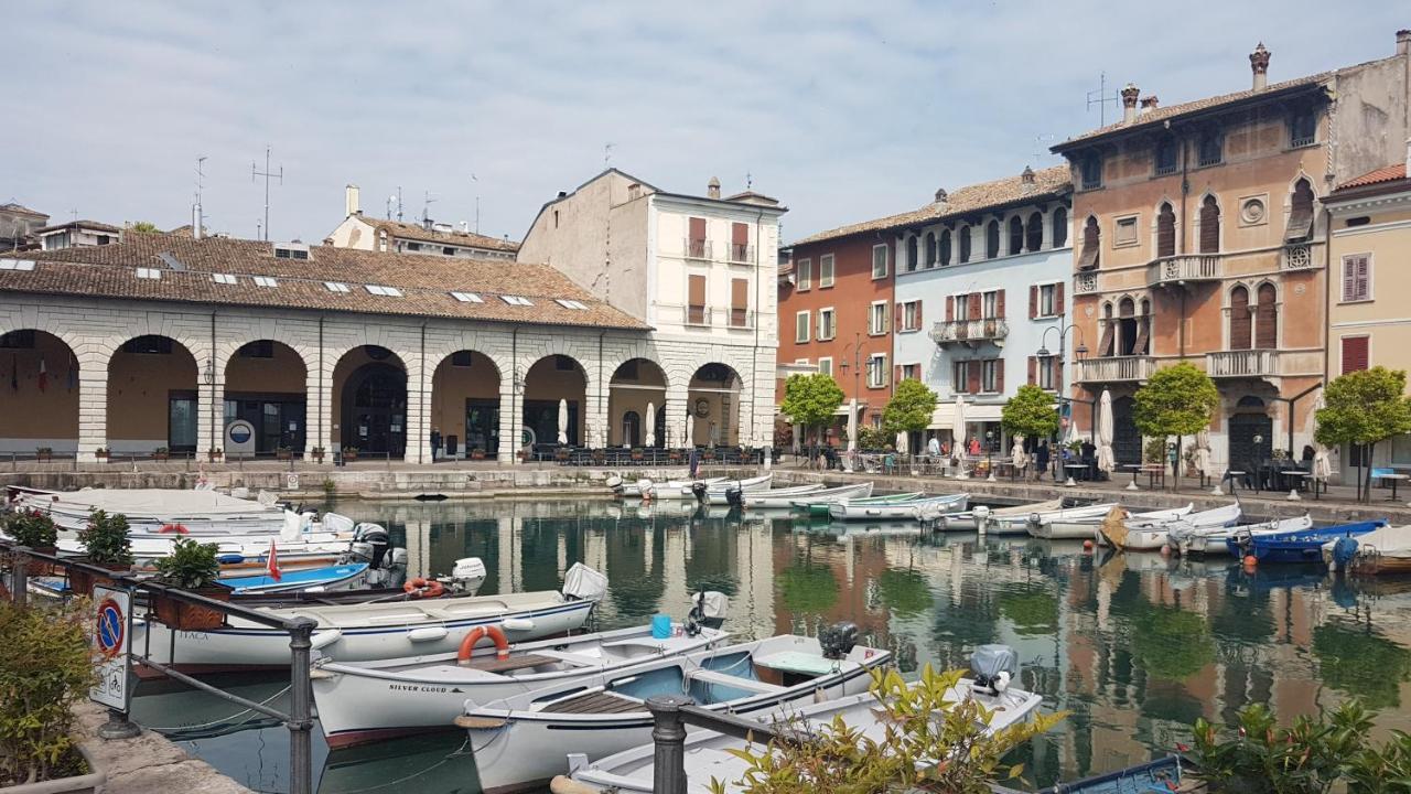 Ferienwohnung Luminoso Trilocale Con Piscina E Giardino Privato Desenzano del Garda Exterior foto