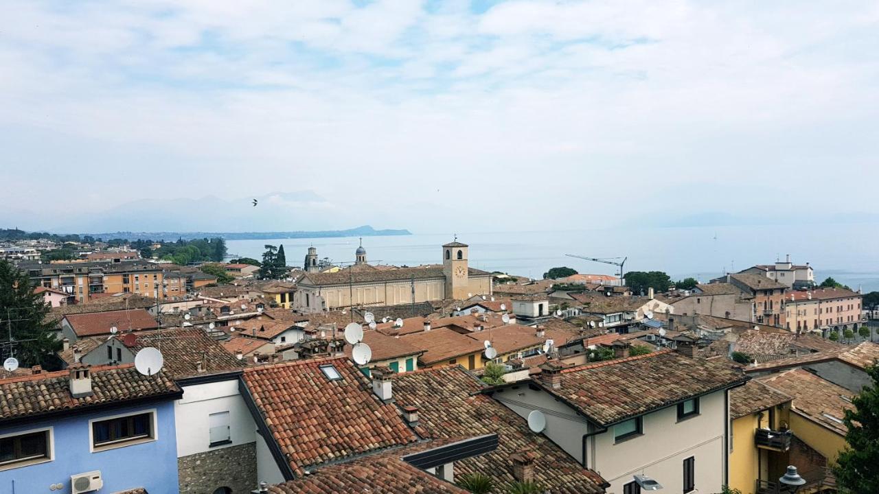 Ferienwohnung Luminoso Trilocale Con Piscina E Giardino Privato Desenzano del Garda Exterior foto