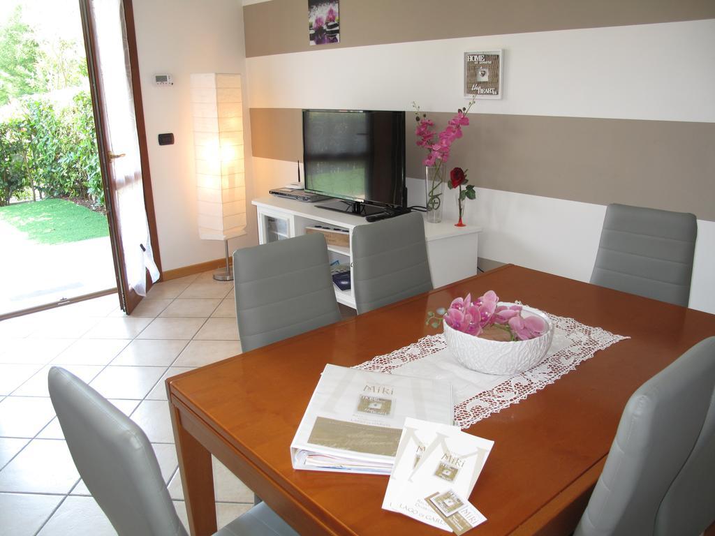 Ferienwohnung Luminoso Trilocale Con Piscina E Giardino Privato Desenzano del Garda Exterior foto