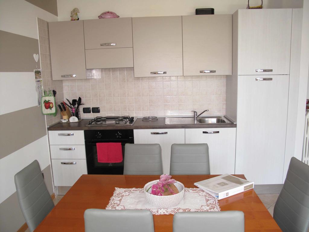 Ferienwohnung Luminoso Trilocale Con Piscina E Giardino Privato Desenzano del Garda Exterior foto