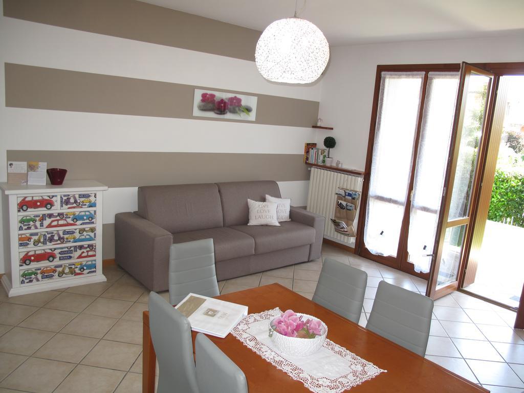 Ferienwohnung Luminoso Trilocale Con Piscina E Giardino Privato Desenzano del Garda Exterior foto