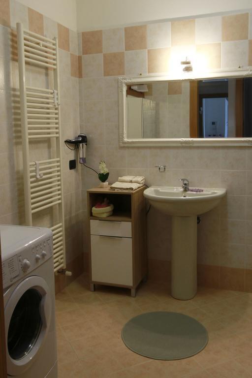 Ferienwohnung Luminoso Trilocale Con Piscina E Giardino Privato Desenzano del Garda Exterior foto