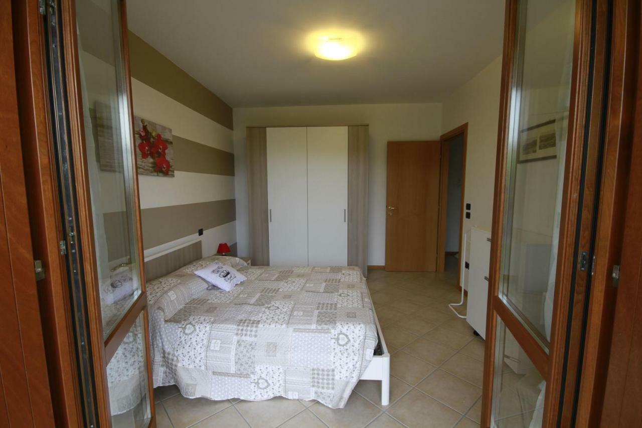 Ferienwohnung Luminoso Trilocale Con Piscina E Giardino Privato Desenzano del Garda Exterior foto