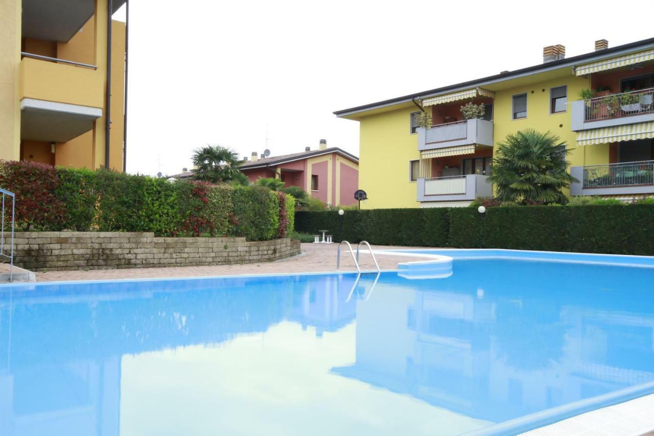 Ferienwohnung Luminoso Trilocale Con Piscina E Giardino Privato Desenzano del Garda Exterior foto